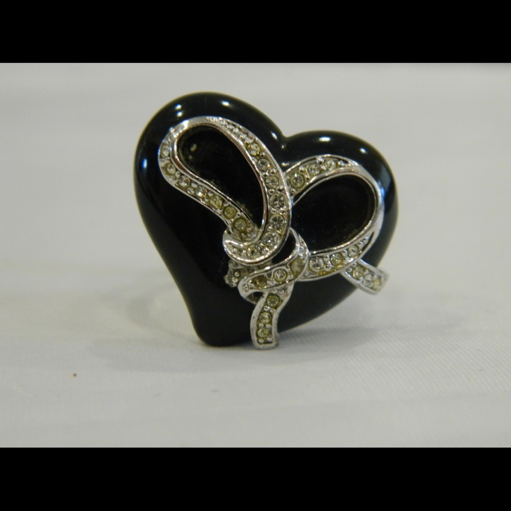 Heart Cocktail Ring Size 5 Black With Rhinestones In Excellent Condition